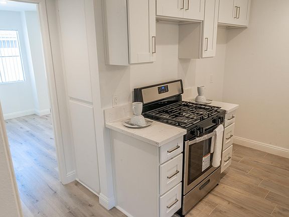 5th image of 509 Pacific St #106