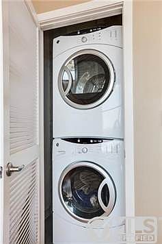 5th image of 301 Demonbreun St Unit 1808