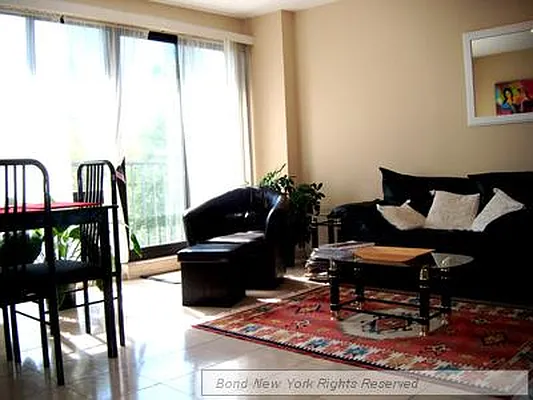 Rented by Bond New York | media 23