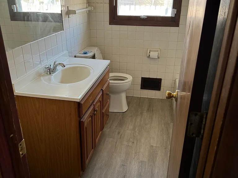709 Wood Ave #1 — Photo 2