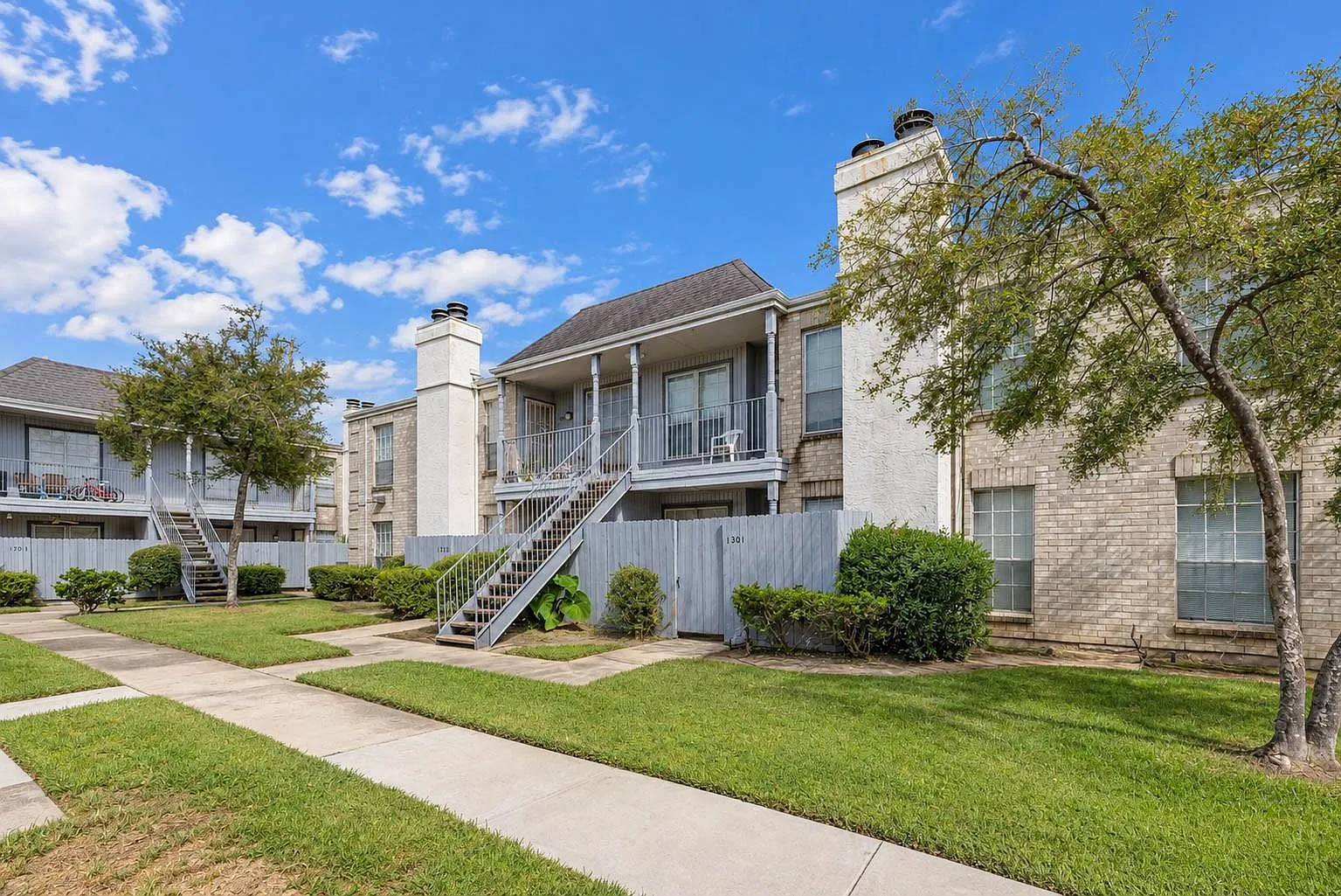 2 bed, 4.0 bath, 1092 sqft, $1,395 — Photo 3