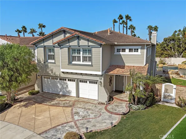 6403 Royal Grove Dr, Huntington Beach, CA 92648