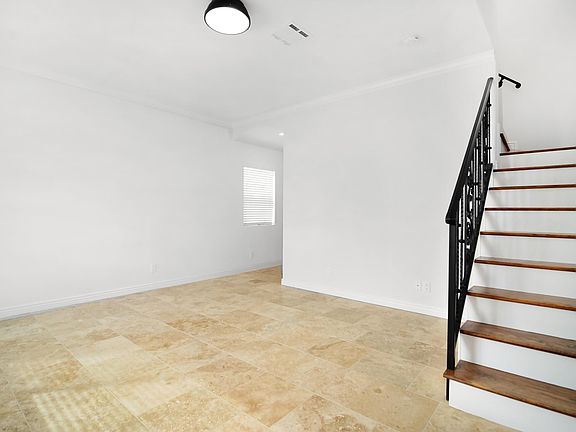 3rd image of 10511 Chandler Blvd