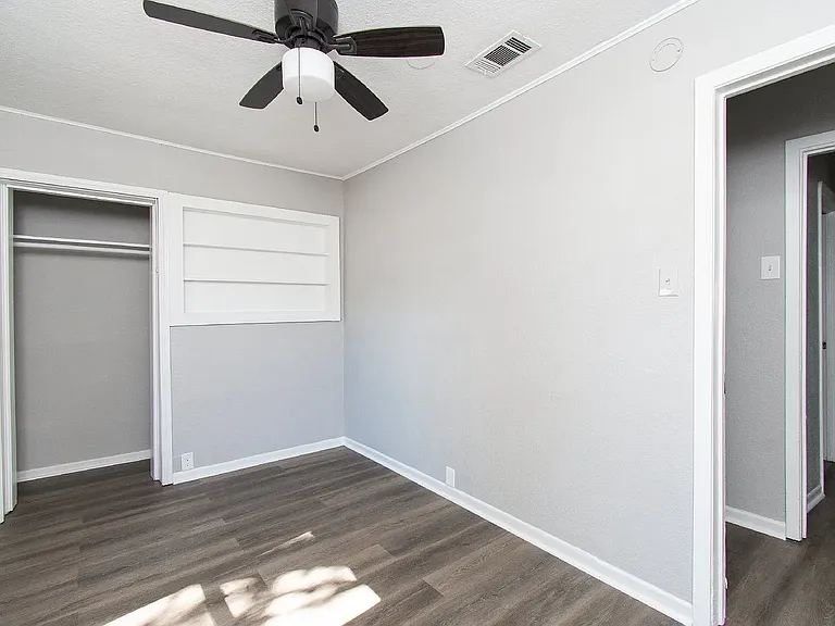 605 N Main St — Photo 13
