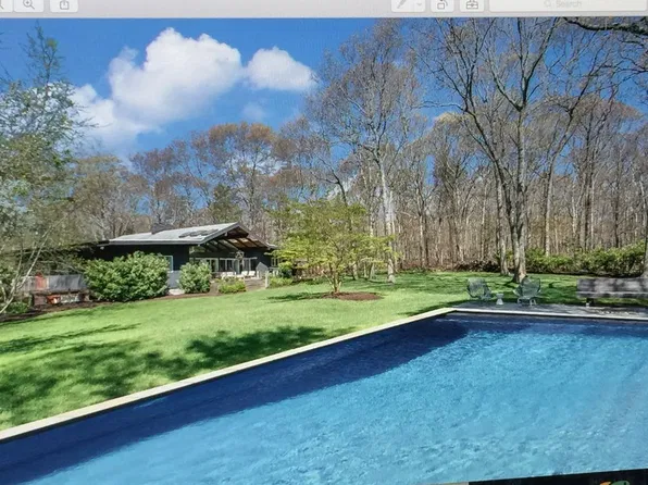 https://photos.zillowstatic.com/fp/caab0a75180c7a08635a3b97d50f6ac9-p_e.webp
