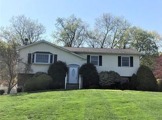 43 Queens Way, Mahopac, NY 10541