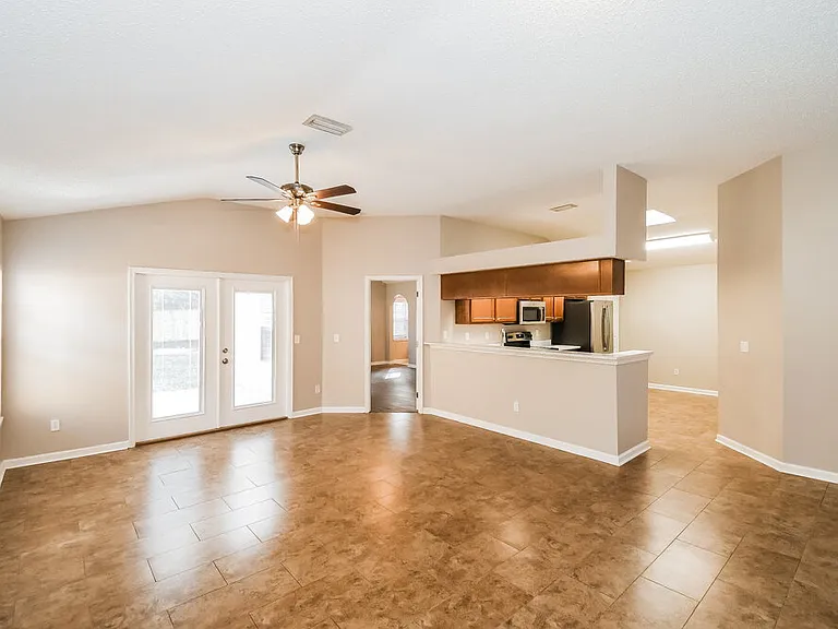 1141 Brookwood Bluff Rd E — Photo 5