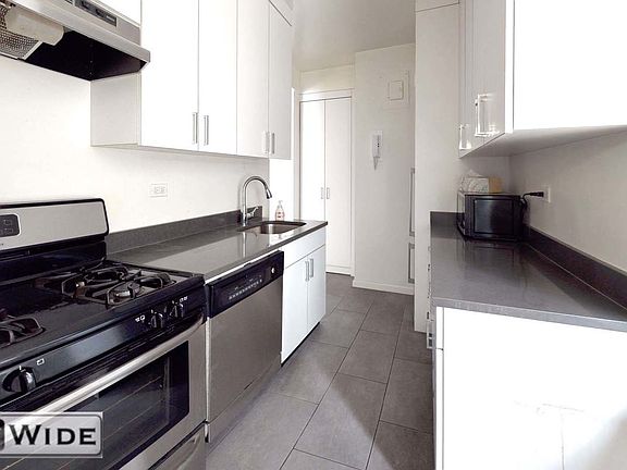5th image of 157 E 57th St #3AB