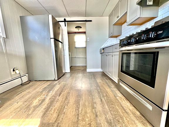 5th image of 404 W Maple Ave Unit B