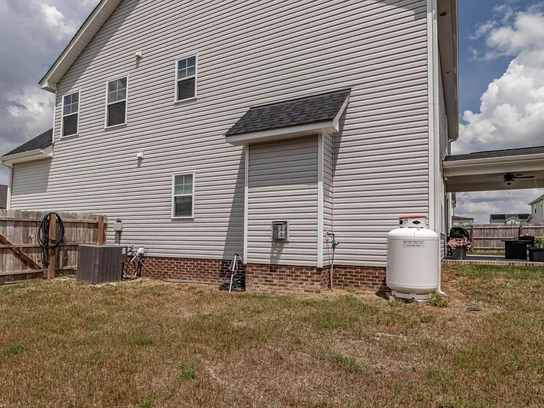 300 Stonebridge Dr — Photo 28