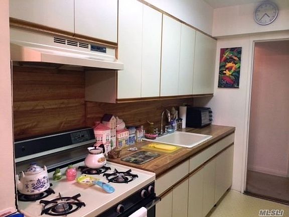 4th image of 8337 Saint James Ave APT 4R