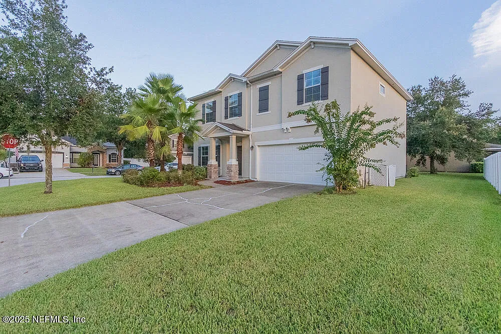 4 bed, 2.5 bath, 2355 sqft, $2,900 — Photo 2