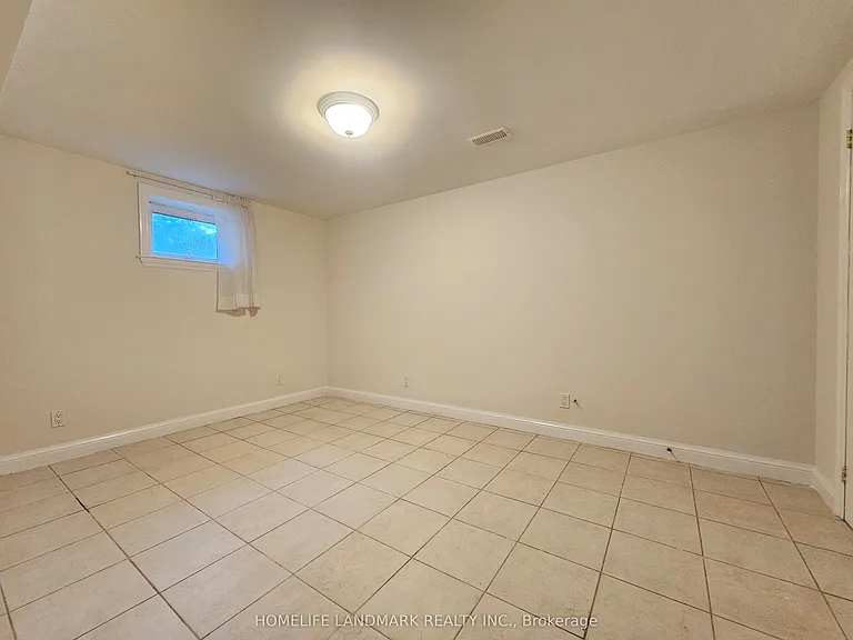 155 Churchill Ave #BASEMENT — Photo 7