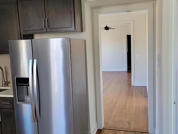 3rd image of 1239 W Waveland Ave #1