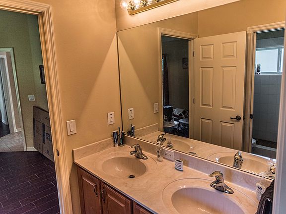 2nd image of 220 Bluestone Pl