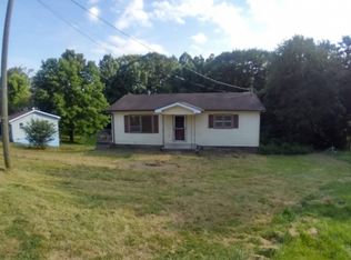 843 Big Smith Ridge Rd, Clintwood, VA 24228