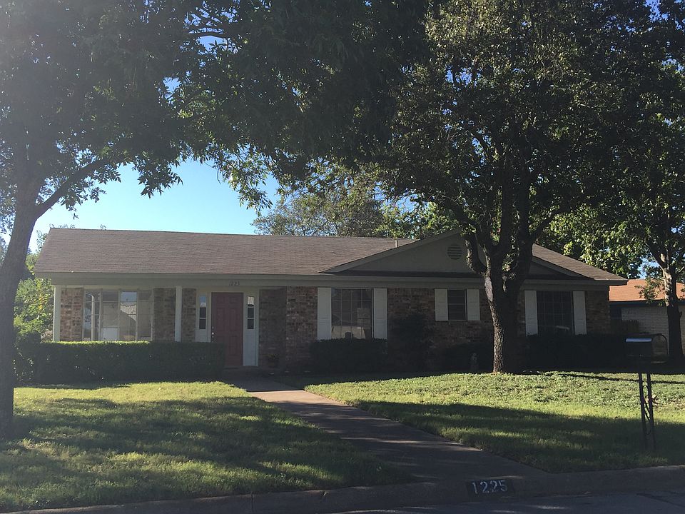 1st image of 1225 Willowwood Dr