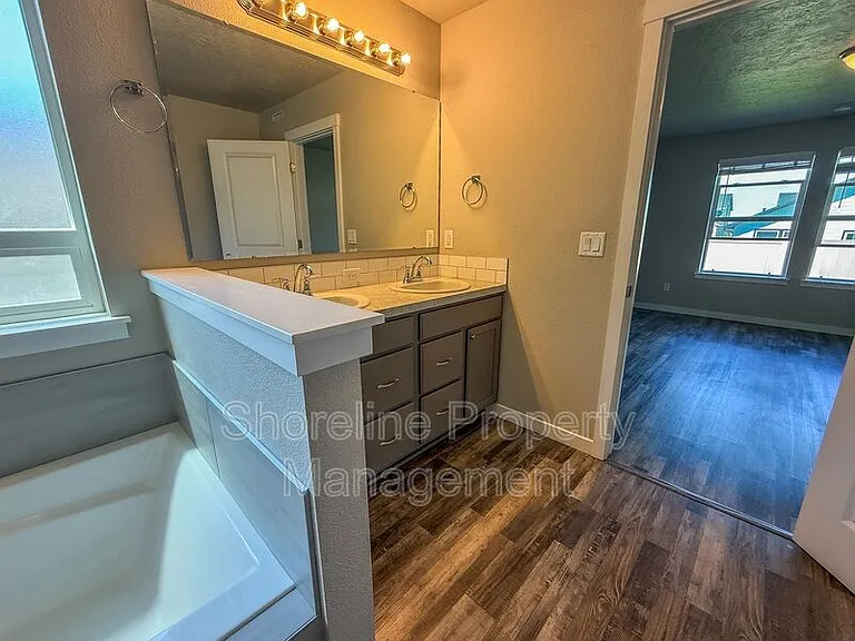 19304 Geneva Way — Photo 27