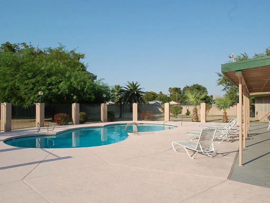 3 bed, 2.0 bath, 1123 sqft, $1,699 — Photo 4