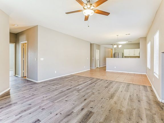 4th image of 30225 N Royal Oak Way