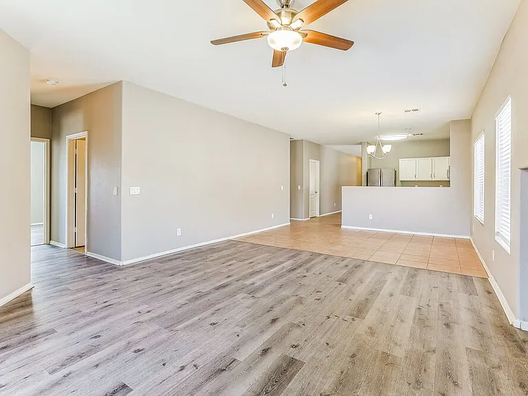 30225 N Royal Oak Way — Photo 4