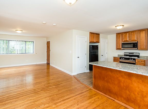 4th image of 6403 N Damen Ave APT 3C