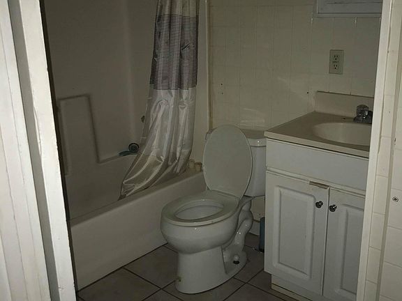 5th image of 3109 Park Hill Dr