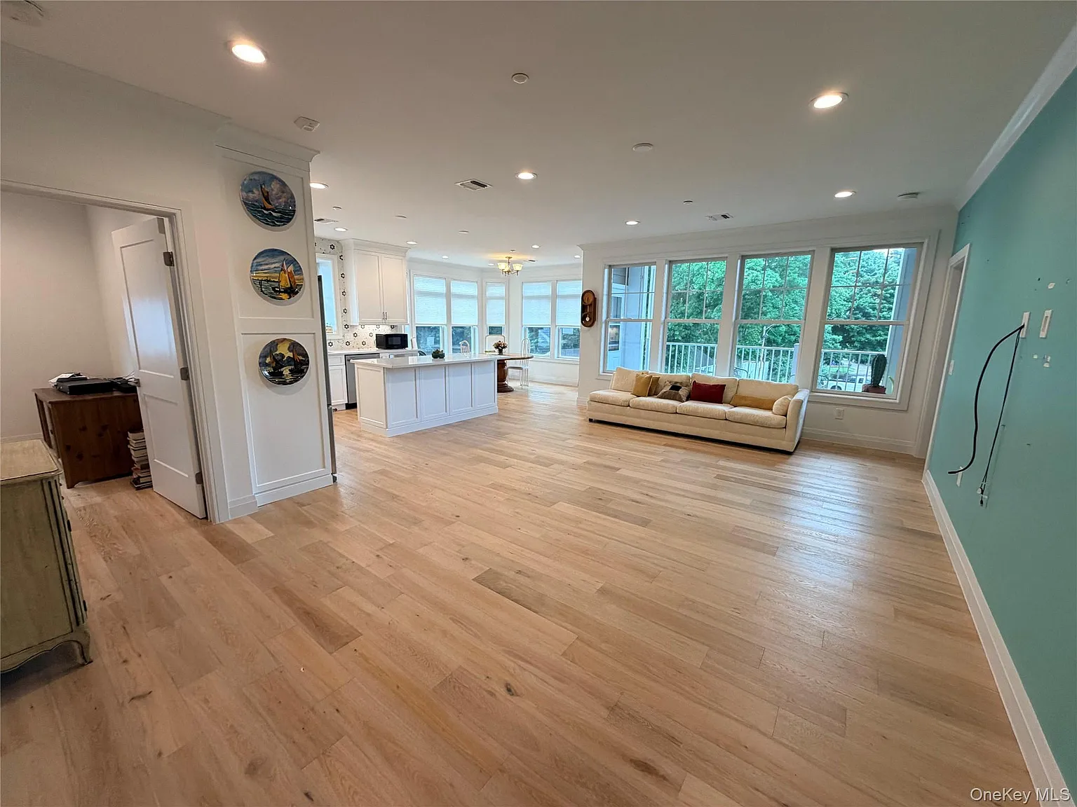 2 bed, 2.0 bath, 1475 sqft, $6,000 — Photo 3