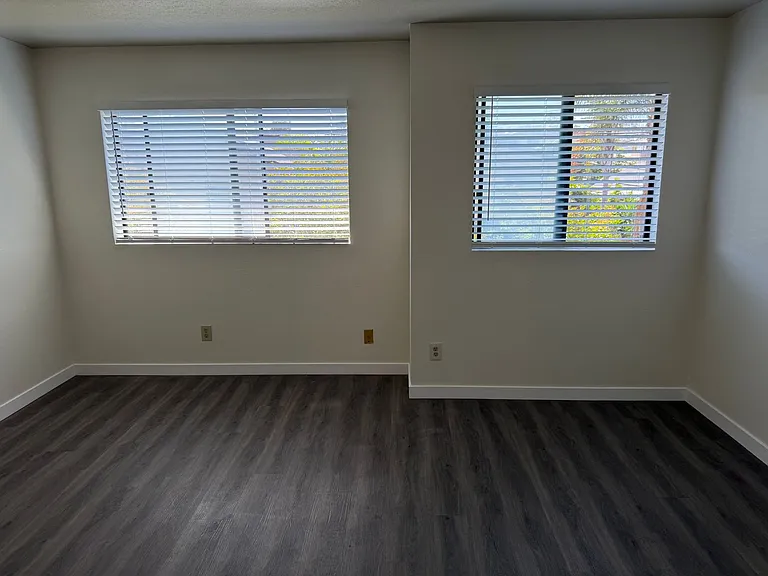1736 Cable St #3 — Photo 20