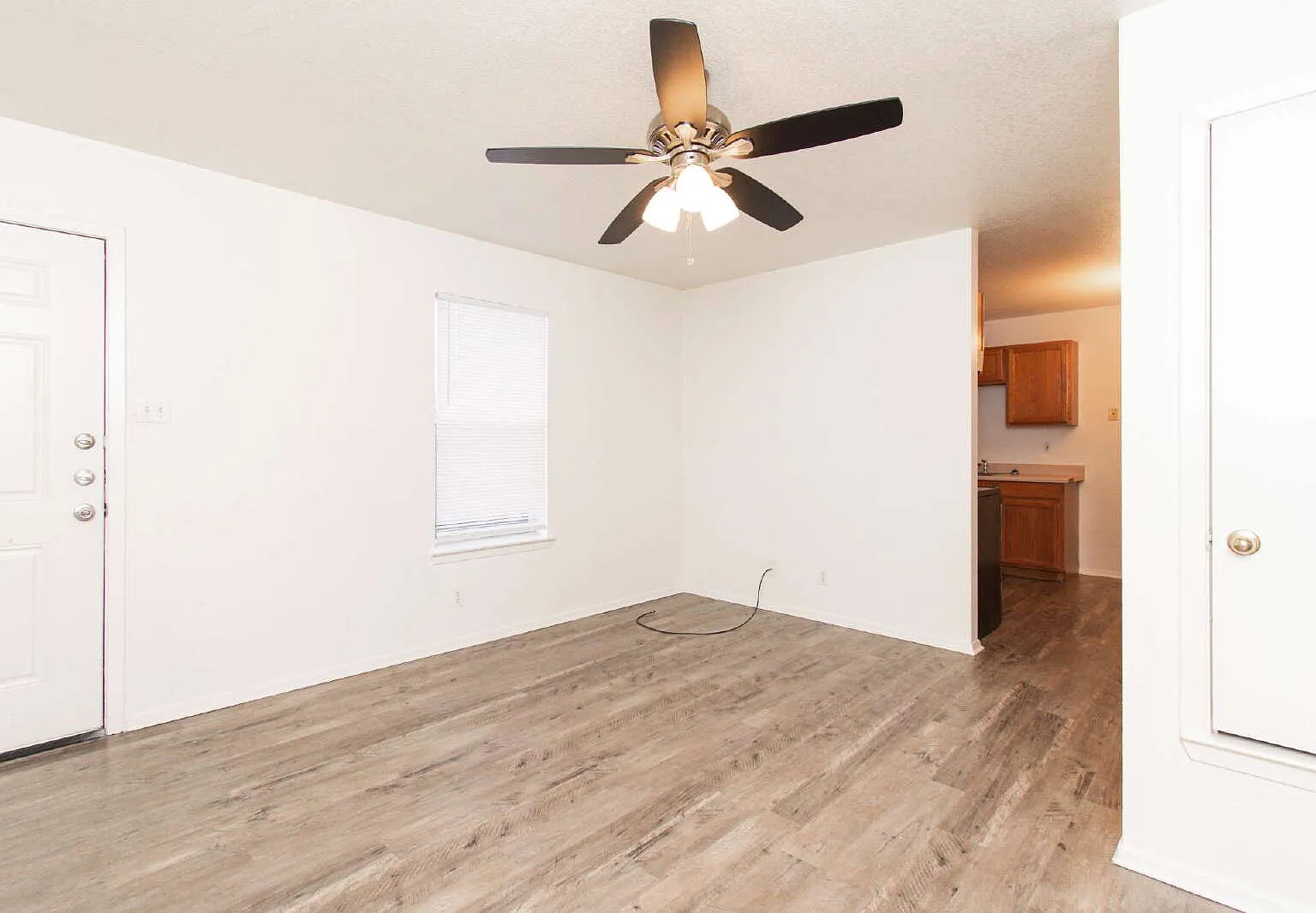 2 bed, 1.0 bath, 795 sqft, $625 — Photo 3