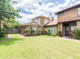 732 Crescent Dr, Desoto, TX 75115