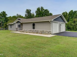 255 Rockhouse Rd, Johnson City, TN 37601