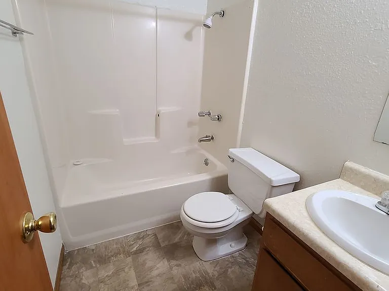 210 W Home St — Photo 7
