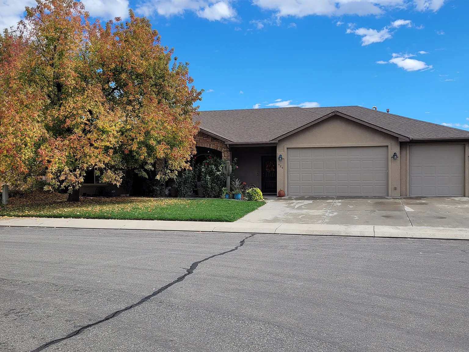 3 bed, 1660 sqft, $2,500 — Photo 2