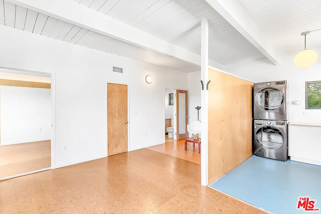 1 bed, 2.0 bath, 1000 sqft, $3,995 — Photo 2