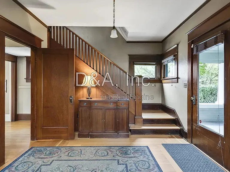 744 SW 14th St — Photo 3