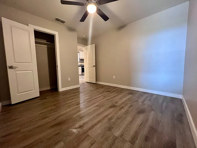 5726 Lehigh St — Photo 8