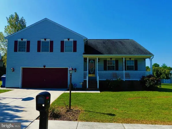 17 Fieldcrest Dr, Littlestown, PA 17340