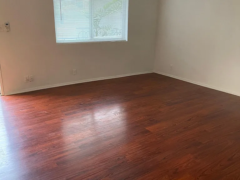 361 Waldo Ave #8 — Photo 8