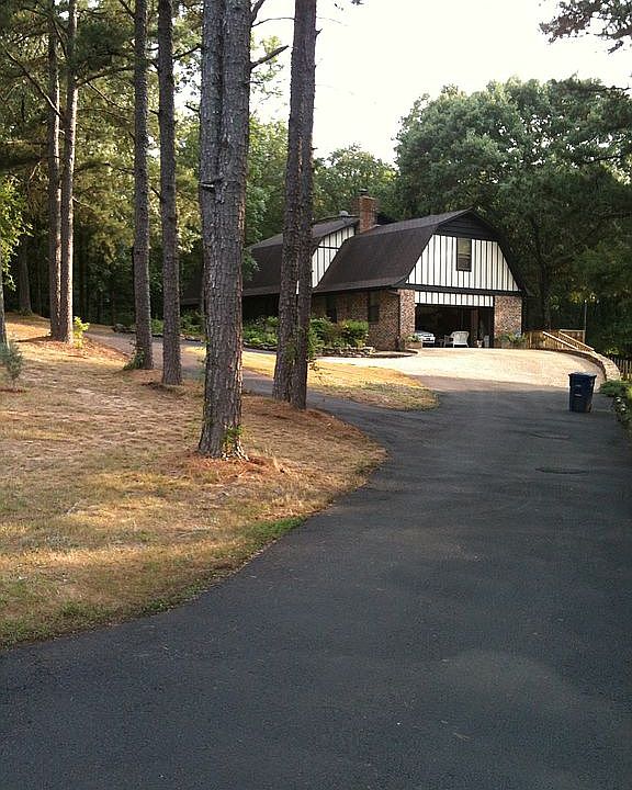 Driveway to house