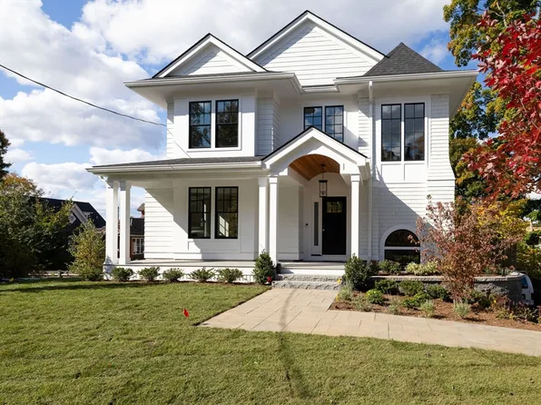 15 Chase St #1, Newton Center, MA 02459