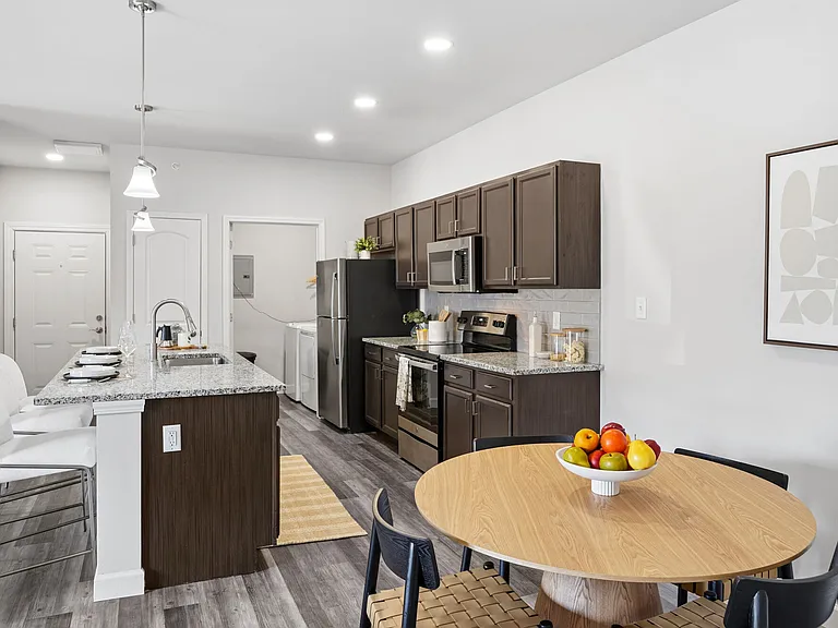 Sugar Creek Apartments — Photo 5