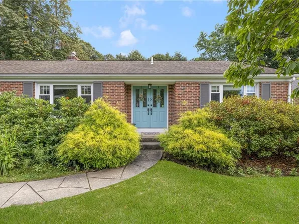 18 Hanley Farm Rd, Warren, RI 02885
