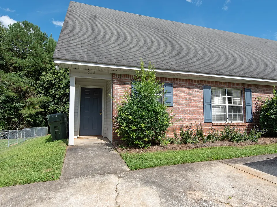 654 Center Pl #656