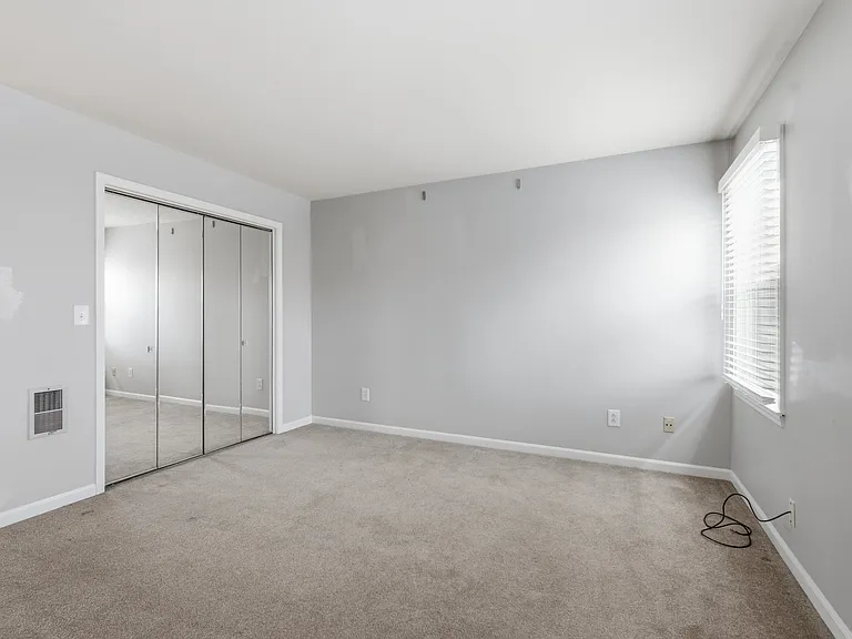 205 Fairmont Ct — Photo 23