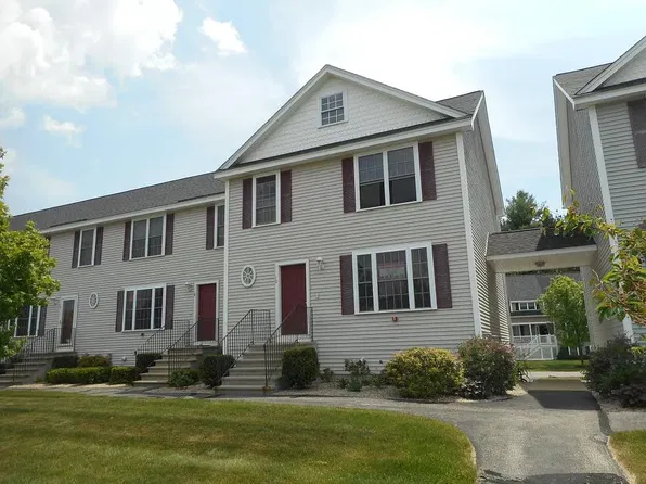 10 Footbridge Ln, Dover, NH 03820