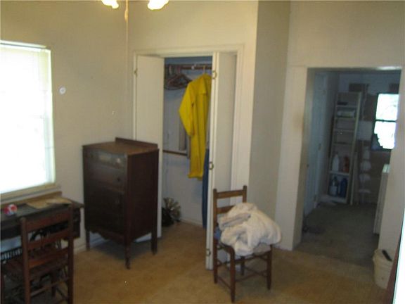 5th image of 101 & 103 E Evans St