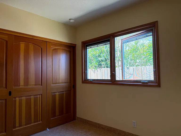 1998 Sumac Dr — Photo 16