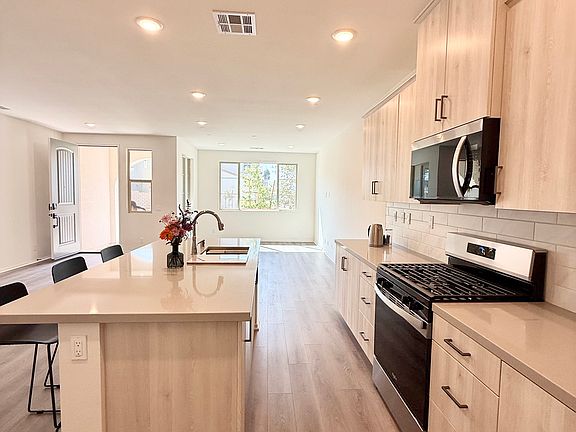 2nd image of 4110 S Sunflower Paseo #207