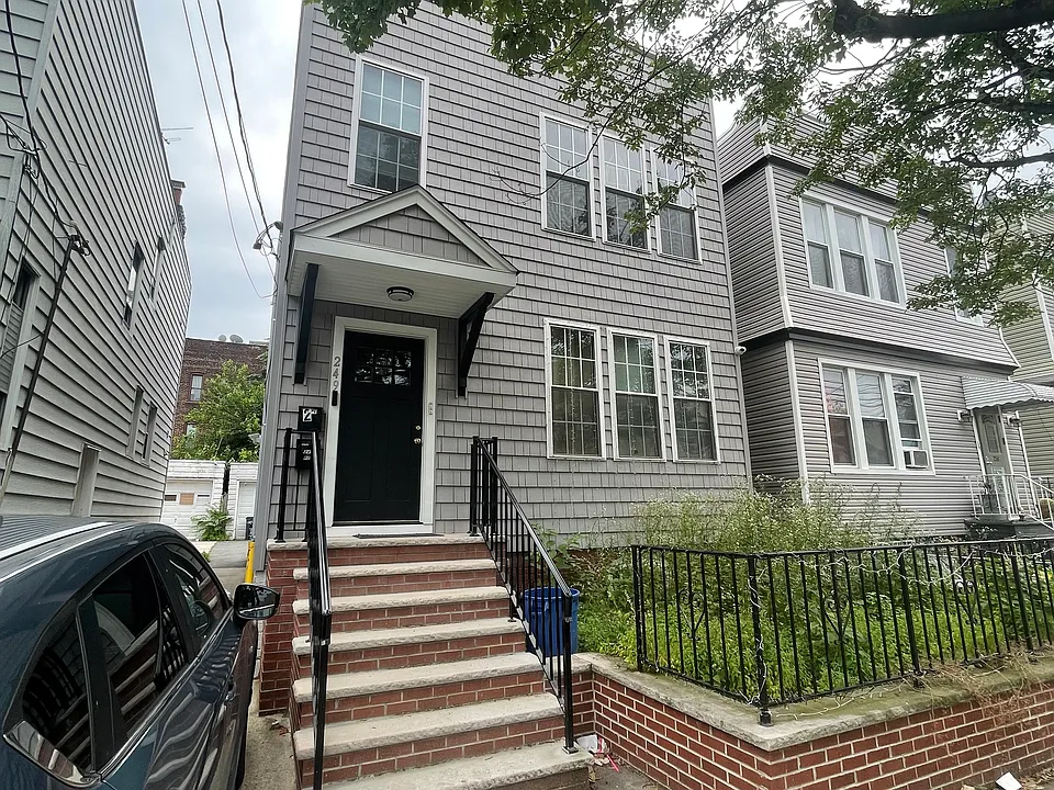 249 Lexington Ave #2